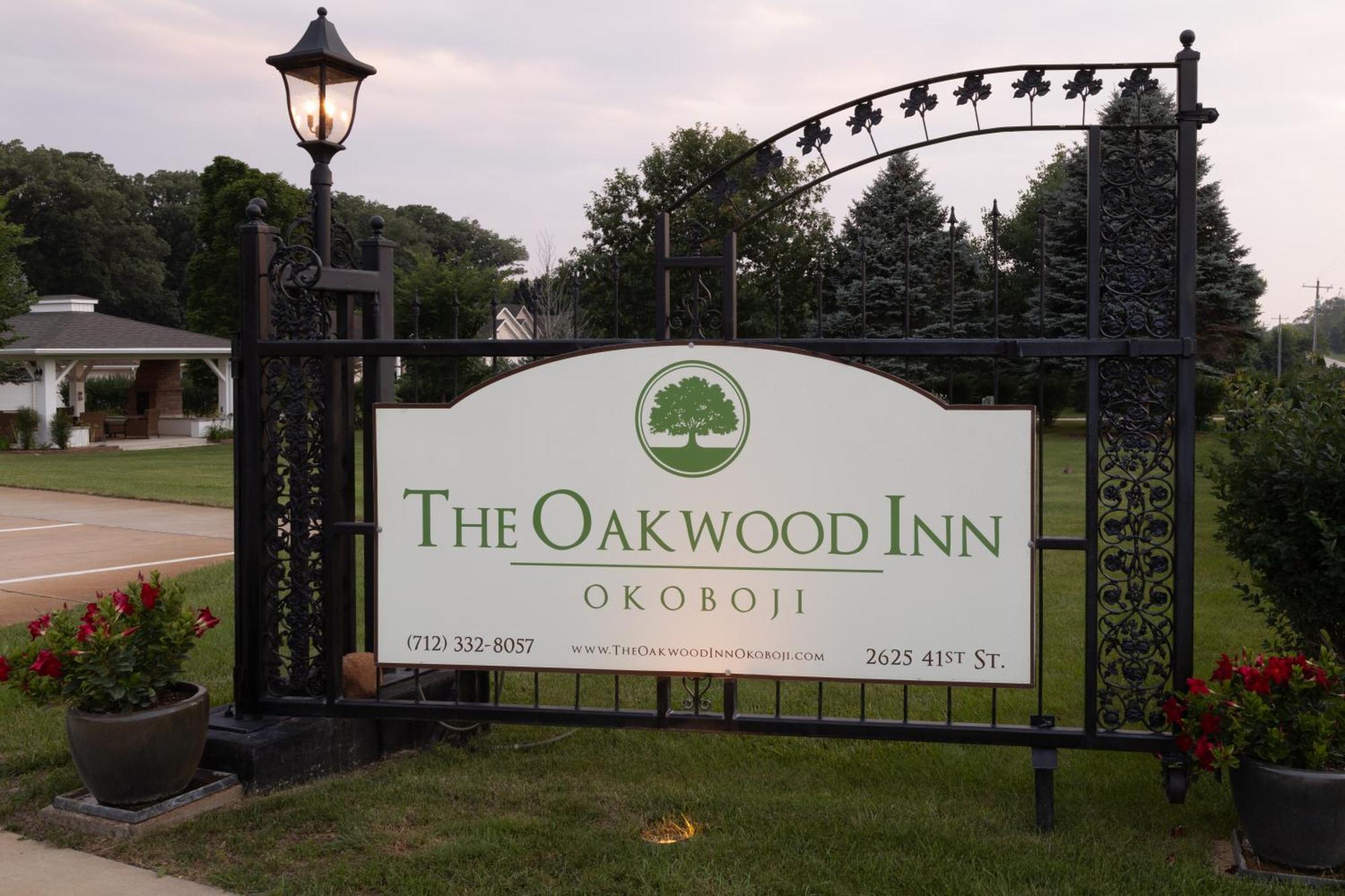 The Oakwood Inn 欧克博奇 外观 照片