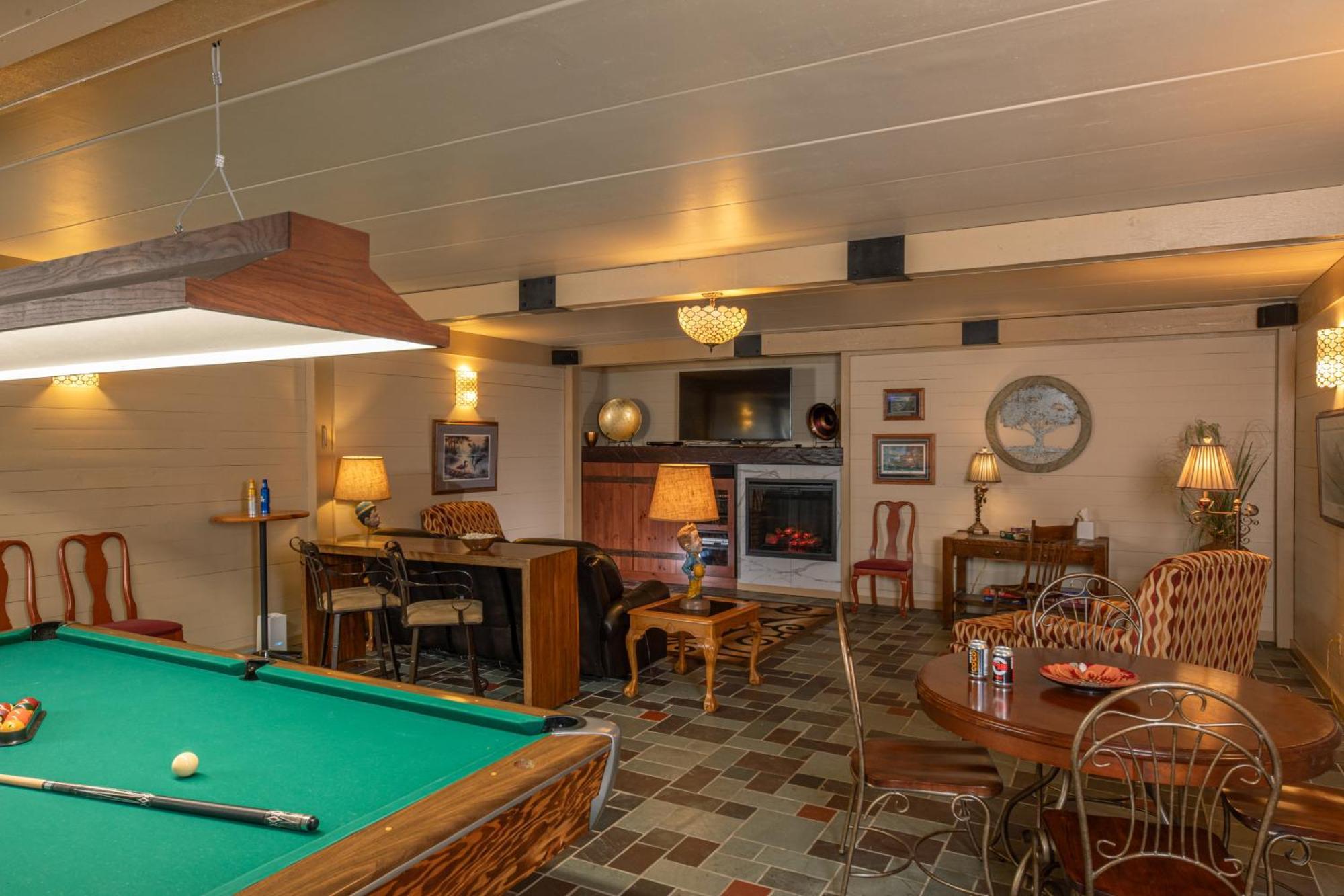 The Oakwood Inn 欧克博奇 外观 照片